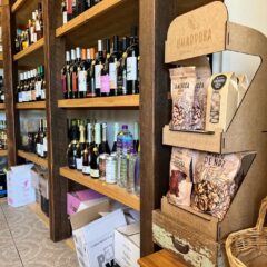 A local shop in Ferragudo honours the best Algarvian flavours