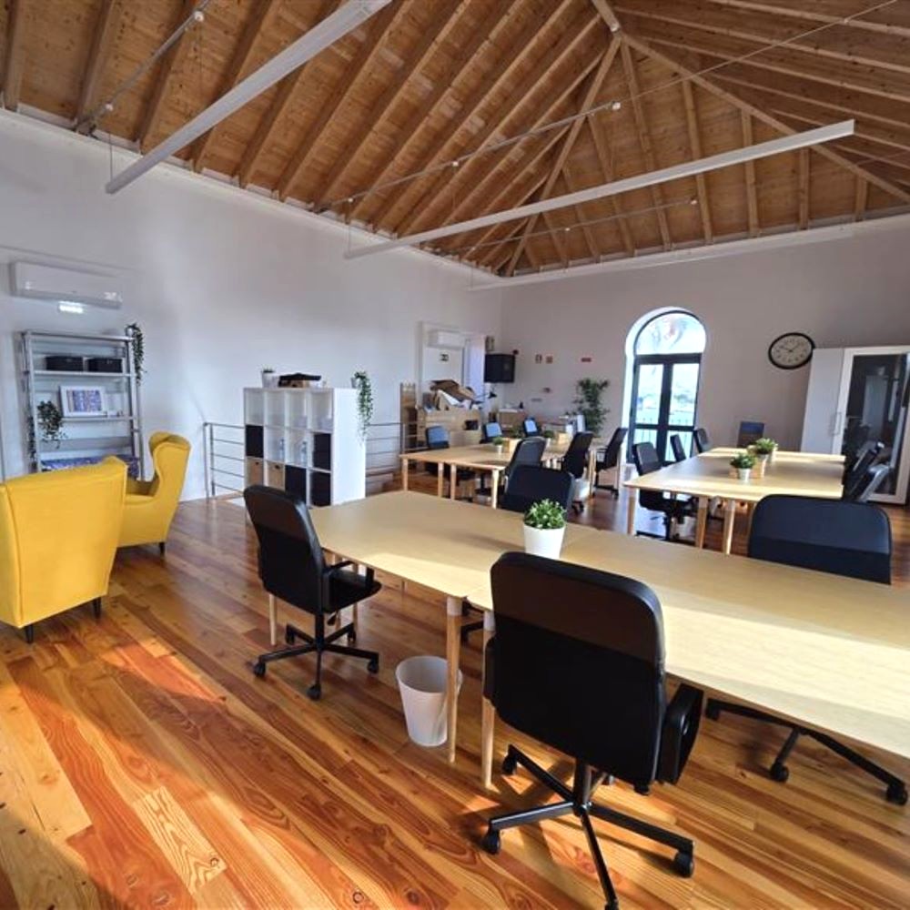 New coworking space in Portimão offers a dynamic environment for entrepeneurs, freelancers and companies